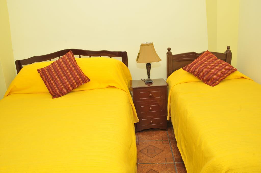Hotel Margarita 2 Quito Quarto foto